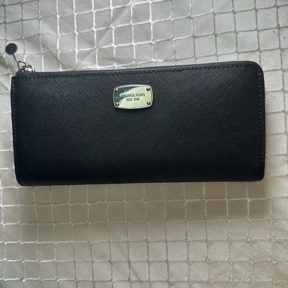 Michael Kors Black Zip Wallet - Picture 5 of 7
